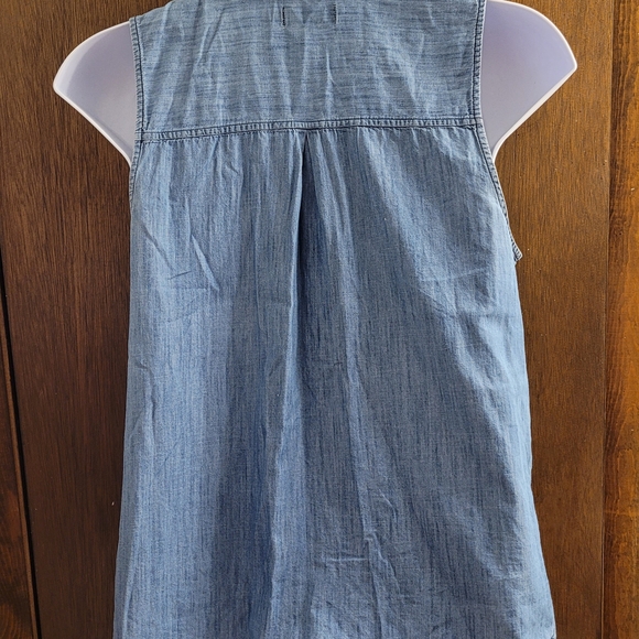 So Women’s Chambray Denim Sleeveless Top Buttons Pocket Collar Casual Vacation - Picture 5 of 7